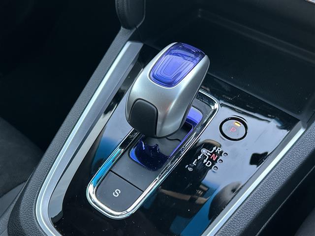 シャトル ハイブリッドＸ　シティブレーキアクティブシステム　純正Ｇａｔｈｅｒｓメモリナビ　バックモニター　クルーズコントロール社外アルミホイールスタッドレスタイヤ車載　パドルシフト　ＬＥＤオートライト　ハーフレザーシート（10枚目）