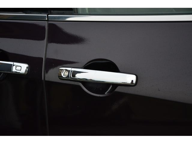 エルグランド ２５０ハイウェイスター　両側電動スライドドア　ダブルサンルーフ　ＨＤＤナビ　フルセグ　フリップダウンモニター　Ｂｌｕｅｔｏｏｔｈオーディオ　アラウンドビューモニター　プッシュスタート　スマートキー　サイドエアバッグ　ＨＩＤ（18枚目）