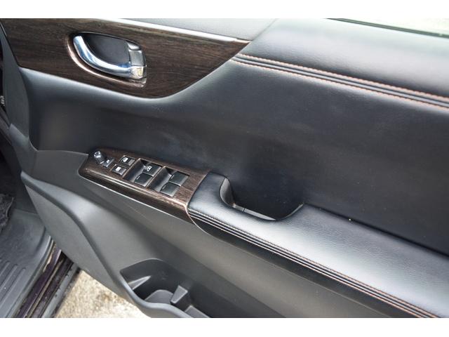 エルグランド ２５０ハイウェイスター　両側電動スライドドア　ダブルサンルーフ　ＨＤＤナビ　フルセグ　フリップダウンモニター　Ｂｌｕｅｔｏｏｔｈオーディオ　アラウンドビューモニター　プッシュスタート　スマートキー　サイドエアバッグ　ＨＩＤ（20枚目）