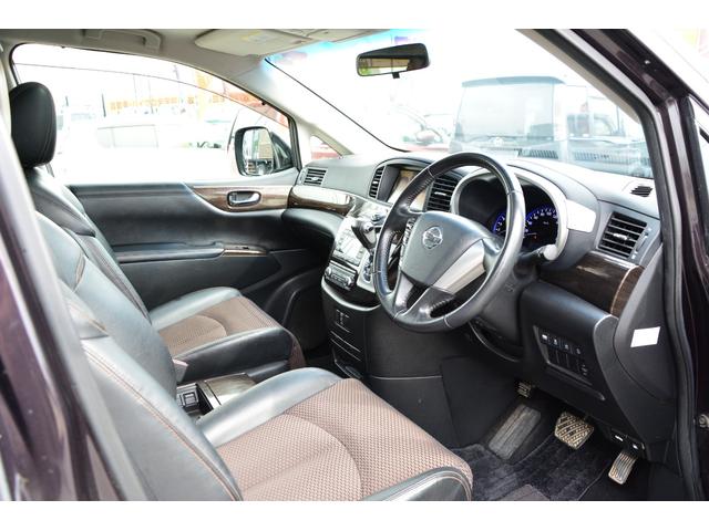 エルグランド ２５０ハイウェイスター　両側電動スライドドア　ダブルサンルーフ　ＨＤＤナビ　フルセグ　フリップダウンモニター　Ｂｌｕｅｔｏｏｔｈオーディオ　アラウンドビューモニター　プッシュスタート　スマートキー　サイドエアバッグ　ＨＩＤ（21枚目）