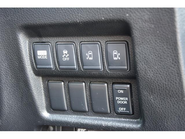 エルグランド ２５０ハイウェイスター　両側電動スライドドア　ダブルサンルーフ　ＨＤＤナビ　フルセグ　フリップダウンモニター　Ｂｌｕｅｔｏｏｔｈオーディオ　アラウンドビューモニター　プッシュスタート　スマートキー　サイドエアバッグ　ＨＩＤ（26枚目）