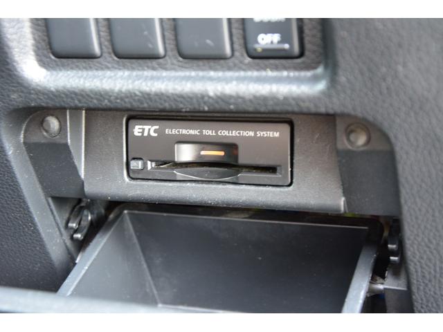 エルグランド ２５０ハイウェイスター　両側電動スライドドア　ダブルサンルーフ　ＨＤＤナビ　フルセグ　フリップダウンモニター　Ｂｌｕｅｔｏｏｔｈオーディオ　アラウンドビューモニター　プッシュスタート　スマートキー　サイドエアバッグ　ＨＩＤ（27枚目）