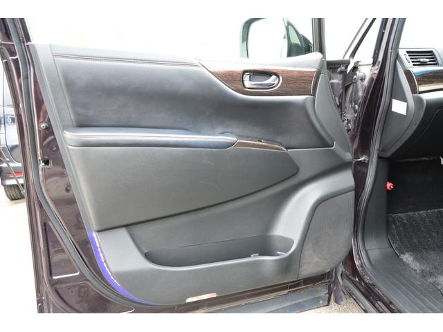 エルグランド ２５０ハイウェイスター　両側電動スライドドア　ダブルサンルーフ　ＨＤＤナビ　フルセグ　フリップダウンモニター　Ｂｌｕｅｔｏｏｔｈオーディオ　アラウンドビューモニター　プッシュスタート　スマートキー　サイドエアバッグ　ＨＩＤ（37枚目）