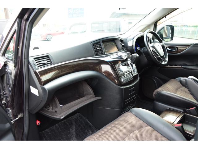 エルグランド ２５０ハイウェイスター　両側電動スライドドア　ダブルサンルーフ　ＨＤＤナビ　フルセグ　フリップダウンモニター　Ｂｌｕｅｔｏｏｔｈオーディオ　アラウンドビューモニター　プッシュスタート　スマートキー　サイドエアバッグ　ＨＩＤ（43枚目）