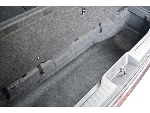 エルグランド ２５０ハイウェイスター　両側電動スライドドア　ダブルサンルーフ　ＨＤＤナビ　フルセグ　フリップダウンモニター　Ｂｌｕｅｔｏｏｔｈオーディオ　アラウンドビューモニター　プッシュスタート　スマートキー　サイドエアバッグ　ＨＩＤ（56枚目）