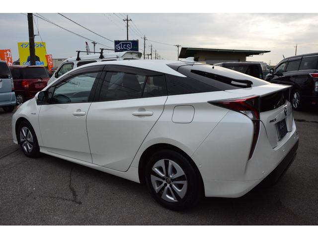 プリウス Aプレミアム プッシュスタート ヘッドアップディスプレイ アダプティブクルーズコントロール 衝突軽減ブレーキ レザーシート シートヒーター SDナビ Bluetoothオーディオ フルセグ LEDヘッドライト(10枚目)