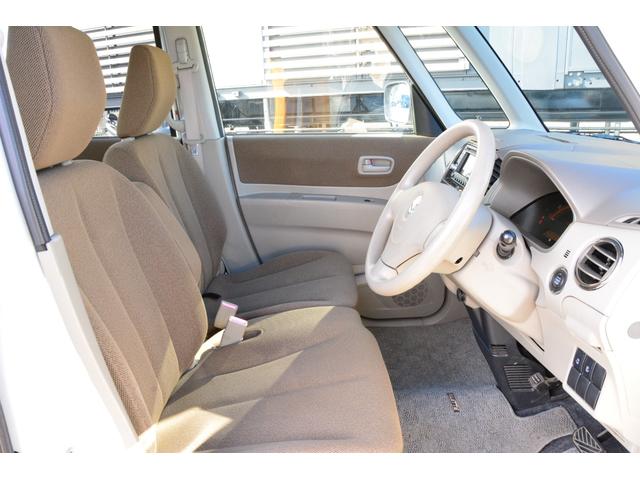 流山街道沿い！ブルーの看板が目印です。只今セール開催中！