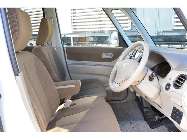 流山街道沿い！ブルーの看板が目印です。只今セール開催中！