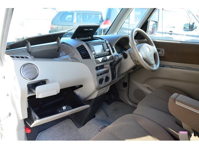 流山街道沿い！ブルーの看板が目印です。只今セール開催中！