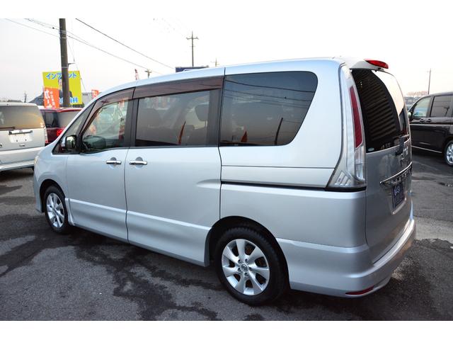 セレナ ハイウェイスター　Ｖセレクション　両側電動スライドドア　プッシュスタート　スマートキー　ナビ　ＴＶ　Ｂｌｕｅｔｏｏｔｈオーディオ　ＣＤ　ＤＶＤ　バックカメラ　クルーズコントロール　アイドリングストップ　ユピテルドライブレコーダー前後（10枚目）