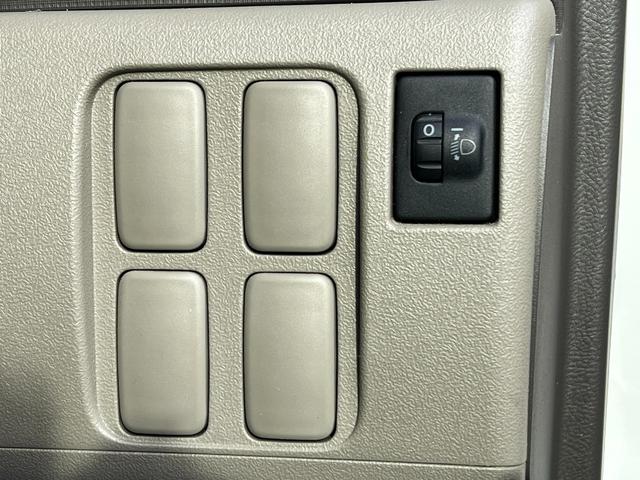 タント Ｘスペシャル　バックカメラ　スライドドア　ナビ　ＴＶ　スマートキー　電動格納ミラー　ベンチシート　ＣＶＴ　盗難防止システム　ＡＢＳ　衝突安全ボディ　エアコン　パワーステアリング（8枚目）