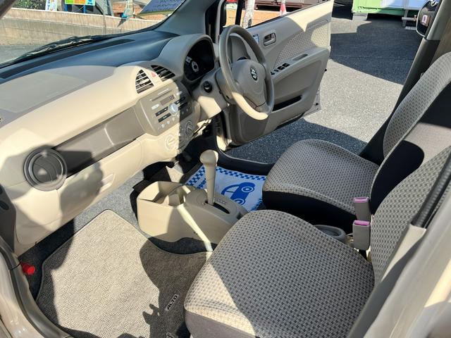 アルト Ｇ　キーレスエントリー　電動格納ミラー　ＣＶＴ　盗難防止システム　ＡＢＳ　ＣＤ　衝突安全ボディ　エアコン　パワーステアリング　パワーウィンドウ（8枚目）