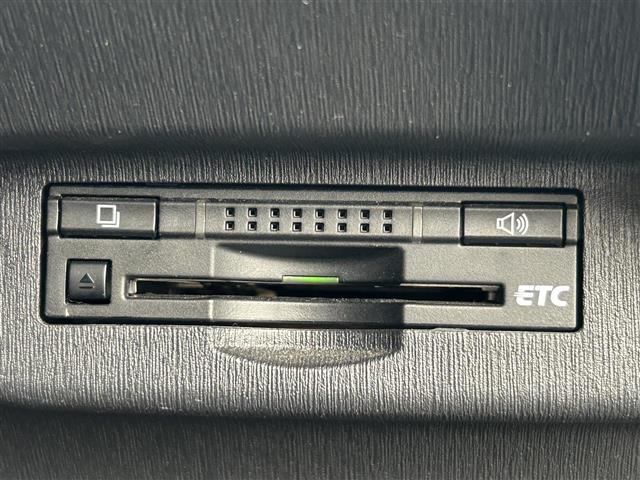 Ｓ　／ナビ（ＮＳＺＴ－Ｗ６２Ｇ）／ＴＶ／ＣＤ／ＤＶＤ／Ｂｌｕｅｔｏｏｔｈ／ＥＴＣ／バックカメラ／純正フロアマット／社外アルミホイール／オートライト／フォグライト／プッシュスタート(4枚目)