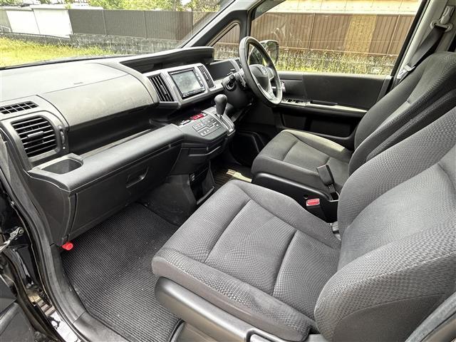 ステップワゴンスパーダ Ｓ　／ナビ（ＶＸＭ－１２２ＶＦ）／ＴＶ／ＣＤ／ＤＶＤ／Ｂｌｕｅｔｏｏｔｈ／バックカメラ／ＥＴＣ／片側パワースライドドア／フリップダウンモニター／パドルシフト／純正アルミホイール（19枚目）