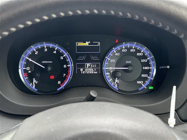 レヴォーグ １．６ＧＴアイサイト　／ナビ（ＣＮ－ＲＳ０２Ｄ）／ＴＶ／ＣＤ／ＤＶＤ／Ｂｌｕｅｔｏｏｔｈ／バックカメラ／ＥＴＣ／クルーズコントロール／前席パワーシート／社外フロアマット／純正アルミホイール／ドアバイザー（8枚目）
