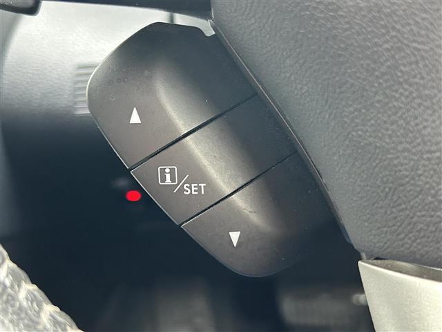 レヴォーグ １．６ＧＴアイサイト　／ナビ（ＣＮ－ＲＳ０２Ｄ）／ＴＶ／ＣＤ／ＤＶＤ／Ｂｌｕｅｔｏｏｔｈ／バックカメラ／ＥＴＣ／クルーズコントロール／前席パワーシート／社外フロアマット／純正アルミホイール／ドアバイザー（12枚目）