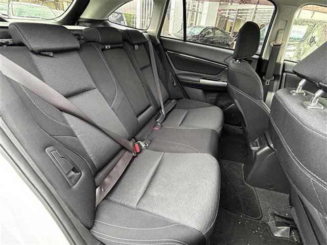 レヴォーグ １．６ＧＴアイサイト　／ナビ（ＣＮ－ＲＳ０２Ｄ）／ＴＶ／ＣＤ／ＤＶＤ／Ｂｌｕｅｔｏｏｔｈ／バックカメラ／ＥＴＣ／クルーズコントロール／前席パワーシート／社外フロアマット／純正アルミホイール／ドアバイザー（26枚目）