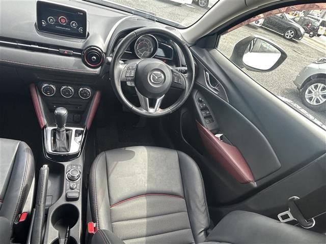 CX-3 XD ツーリング /ナビ/TV/CD/DVD/Bluetooth/ETC/バックカメラ/クルーズコントロール/ハーフレザーシート/パドルシフト/純正フロアマット/純正アルミホイール/ドアバイザー(7枚目)