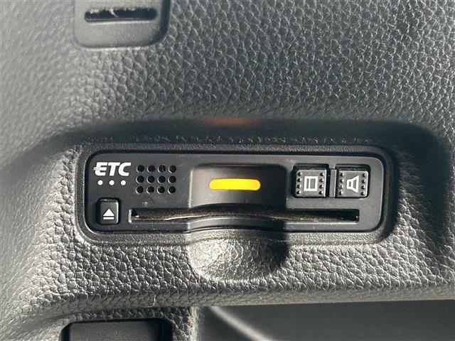 N-BOXカスタム G・Lホンダセンシング /ナビ(VXM-174VFi)/TV/CD/DVD/Bluetooth/ビルトインETC/バックカメラ/片側パワースライドドア/純正フロアマット/社外アルミホイール/ドアバイザー(4枚目)