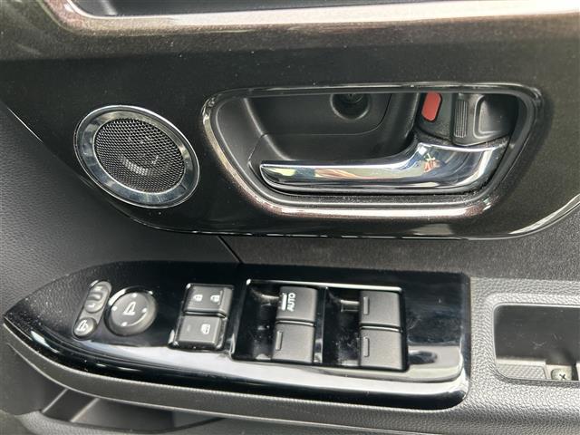 N-BOXカスタム G・Lホンダセンシング /ナビ(VXM-174VFi)/TV/CD/DVD/Bluetooth/ビルトインETC/バックカメラ/片側パワースライドドア/純正フロアマット/社外アルミホイール/ドアバイザー(15枚目)