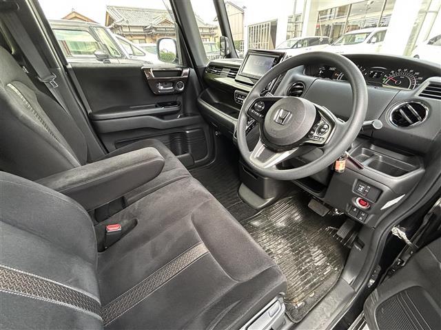 N-BOXカスタム G・Lホンダセンシング /ナビ(VXM-174VFi)/TV/CD/DVD/Bluetooth/ビルトインETC/バックカメラ/片側パワースライドドア/純正フロアマット/社外アルミホイール/ドアバイザー(17枚目)