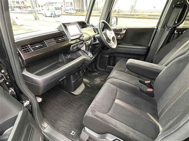 N-BOXカスタム G・Lホンダセンシング /ナビ(VXM-174VFi)/TV/CD/DVD/Bluetooth/ビルトインETC/バックカメラ/片側パワースライドドア/純正フロアマット/社外アルミホイール/ドアバイザー(20枚目)