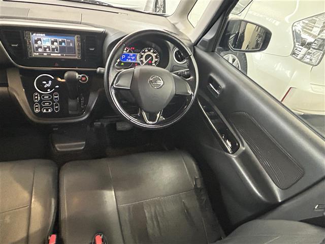 デイズルークス ハイウェイスター X Vセレクション /ナビ(MS110-W)/TV/CD/DVD/ETC/両側パワースライドドア/アラウンドビューモニター/バックカメラ/純正フロアマット/純正アルミホイール/ドアバイザー/取説/保証書(7枚目)