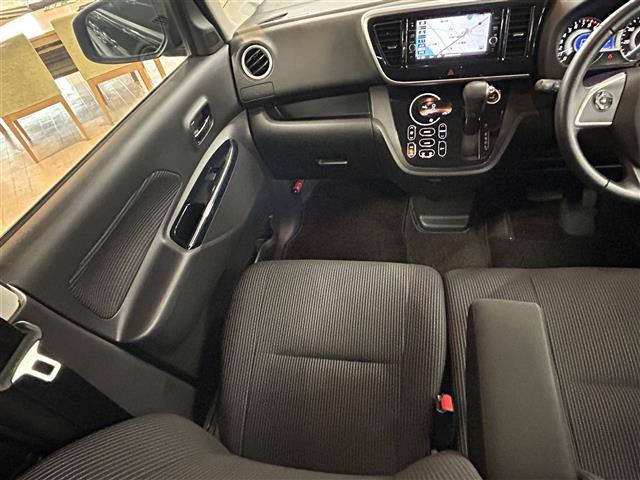 デイズルークス ハイウェイスター Gターボ /ナビ(MM318D-W)/TV/CD/DVD/Bluetooth/アラウンドビューモニター/バックカメラ/ETC/両側パワースライドドア/クルーズコントロール/純正フロアマット(6枚目)