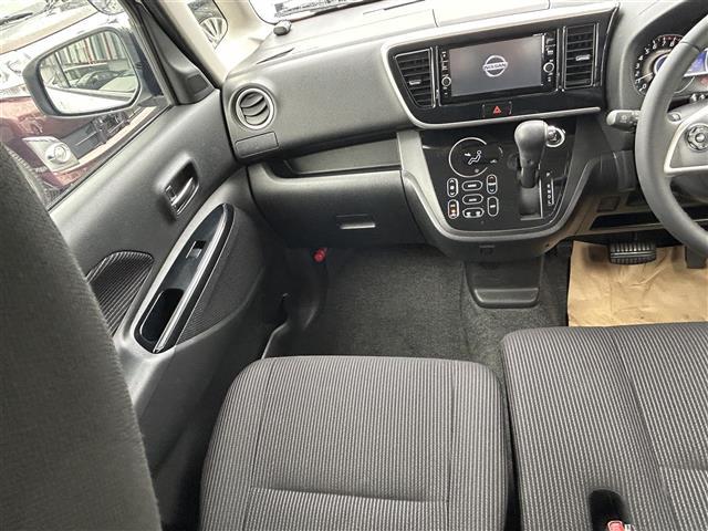 デイズルークス ハイウェイスター X /ナビ(MM317D-W)/TV/CD/DVD/Bluetooth/アラウンドビューモニター/バックカメラ/片側パワースライドドア/オートライト/純正フロアマット/純正アルミホイール(5枚目)