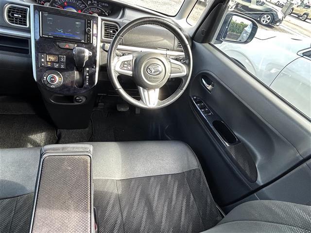 タント カスタムRS トップエディションSAII /ナビ(CN-RX02WD)/TV/CD/DVD/Bluetooth/バックカメラ/両側パワースライドドア/ETC/ハーフレザーシート/純正フロアマット/純正アルミホイール/ドアバイザ(7枚目)