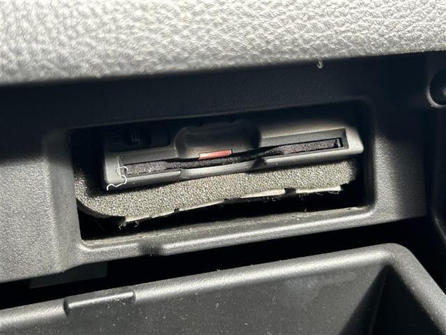 セレナ ハイウェイスター S-ハイブリッド /ナビ(AVIC-MRZ09)/TV/CD/DVD/Bluetooth/ETC/片側パワースライドドア/フリップダウンモニター/純正フロアマット/純正アルミホイール/ドアバイザー(4枚目)