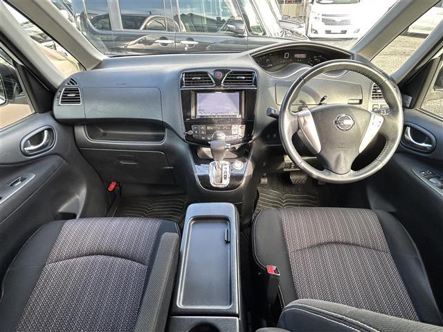 セレナ ハイウェイスター S-ハイブリッド /ナビ(AVIC-MRZ09)/TV/CD/DVD/Bluetooth/ETC/片側パワースライドドア/フリップダウンモニター/純正フロアマット/純正アルミホイール/ドアバイザー(5枚目)