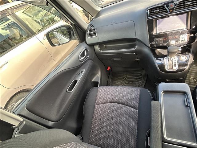 セレナ ハイウェイスター S-ハイブリッド /ナビ(AVIC-MRZ09)/TV/CD/DVD/Bluetooth/ETC/片側パワースライドドア/フリップダウンモニター/純正フロアマット/純正アルミホイール/ドアバイザー(6枚目)