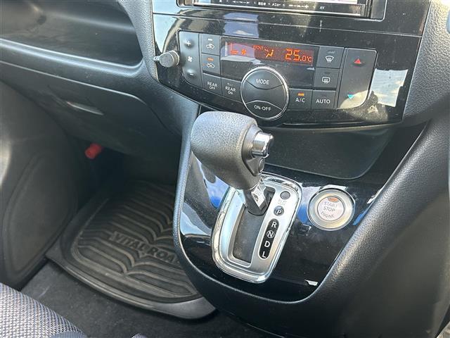 セレナ ハイウェイスター S-ハイブリッド /ナビ(AVIC-MRZ09)/TV/CD/DVD/Bluetooth/ETC/片側パワースライドドア/フリップダウンモニター/純正フロアマット/純正アルミホイール/ドアバイザー(11枚目)