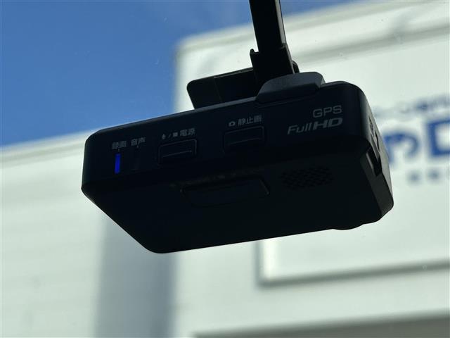 セレナ ハイウェイスター S-ハイブリッド /ナビ(AVIC-MRZ09)/TV/CD/DVD/Bluetooth/ETC/片側パワースライドドア/フリップダウンモニター/純正フロアマット/純正アルミホイール/ドアバイザー(17枚目)