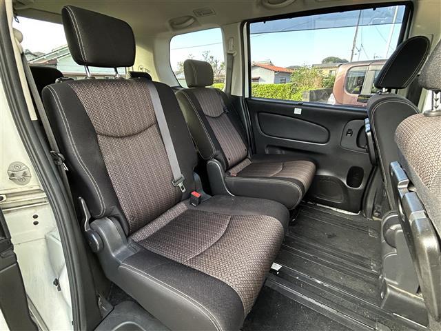 セレナ ハイウェイスター S-ハイブリッド /ナビ(AVIC-MRZ09)/TV/CD/DVD/Bluetooth/ETC/片側パワースライドドア/フリップダウンモニター/純正フロアマット/純正アルミホイール/ドアバイザー(18枚目)