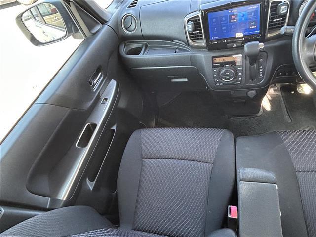 スペーシアカスタムＺ ターボ　／ナビ（ＡＶＩＣ－ＲＬ７１２）／ＴＶ／ＣＤ／ＤＶＤ／Ｂｌｕｅｔｏｏｔｈ／バックカメラ／ＥＴＣ／運転席シートヒーター／クルーズコントロール／両側パワースライドドア／パドルシフト（6枚目）
