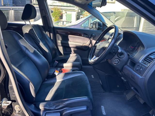 ＣＲ－Ｖ ＺＬ　ＨＤＤナビアルカンターラスタイル　・ＥＴＣ・ナビ・ＴＶ・バックカメラ・キーレス・オートライト・関東仕入・内外装仕上げ済（28枚目）