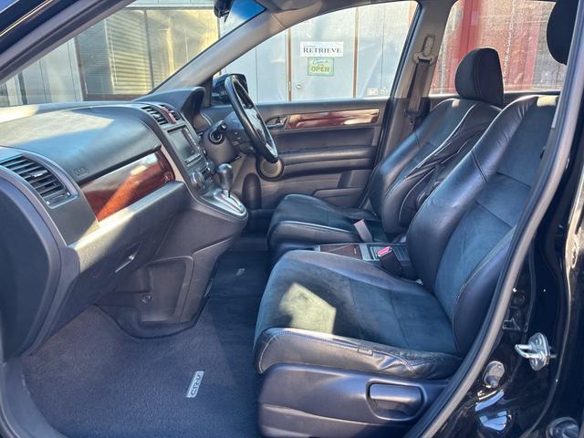 ＣＲ－Ｖ ＺＬ　ＨＤＤナビアルカンターラスタイル　・ＥＴＣ・ナビ・ＴＶ・バックカメラ・キーレス・オートライト・関東仕入・内外装仕上げ済（30枚目）