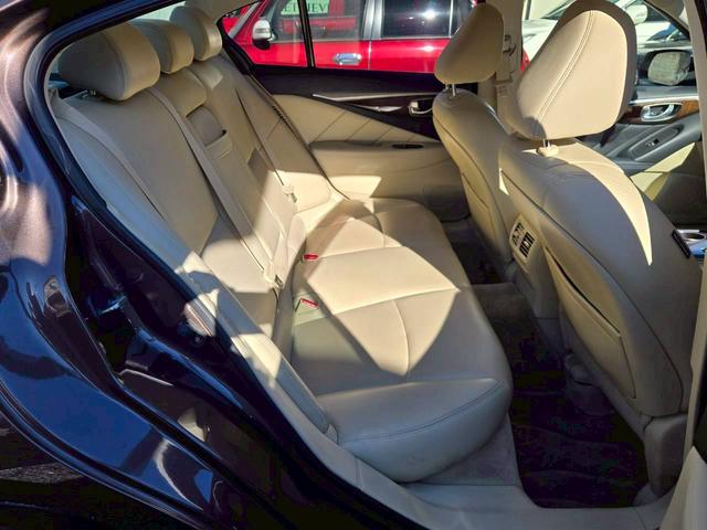 スカイライン 350GT ハイブリッド タイプP ・ナビ・全方位カメラ・BOSEスピーカー・フルセグTV・Bluetooth・前後ドライブレコーダー・ETC・革シート・パワーシート・LEDヘッドライト・禁煙車・記録簿あり・内外装仕上げ済・関東仕入れ(25枚目)