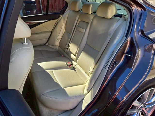 スカイライン 350GT ハイブリッド タイプP ・ナビ・全方位カメラ・BOSEスピーカー・フルセグTV・Bluetooth・前後ドライブレコーダー・ETC・革シート・パワーシート・LEDヘッドライト・禁煙車・記録簿あり・内外装仕上げ済・関東仕入れ(27枚目)