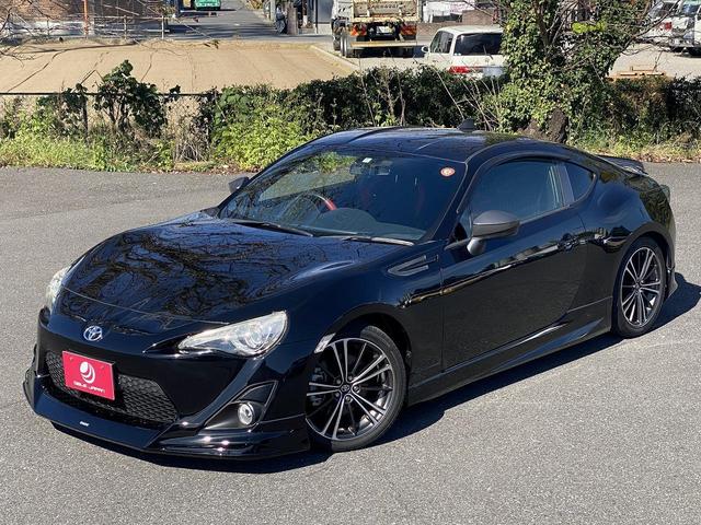 ８６ ＧＴ　修復歴無し　禁煙車　６速Ｍ／Ｔ　ＭＯＤＥＬＬＩＳＴＡフルエアロ　リヤウィング　ＨＫＳ車高調　ＲＥＶＩＥＲ製ＬＥＤシーケンシャルテール　Ｓｔｒａｄａナビ地デジ・Ｂカメラ　Ｂｌｕｅｔｏｏｔｈ　スマートキー（3枚目）