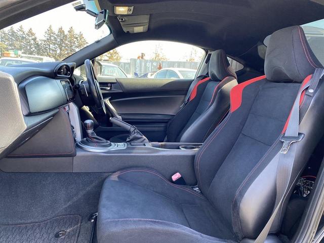 ８６ ＧＴ　１年保証付　社外ＬＥＤヘッドライト＆テールランプ　フルエアロ　リヤスポイラー　ＨＫＳマフラー　ＫＥＮＷＯＯＤメモリーナビ　フルセグＴＶ　Ｂｌｕｅｔｏｏｔｈ　ＵＳＢ　音楽ＳＤ　バックカメラ　ＥＴＣ（16枚目）