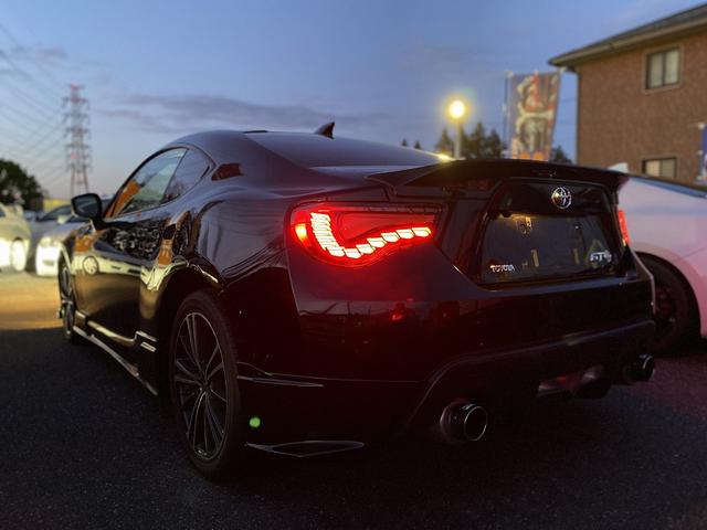 ８６ ＧＴ　１年保証付　社外ＬＥＤヘッドライト＆テールランプ　フルエアロ　リヤスポイラー　ＨＫＳマフラー　ＫＥＮＷＯＯＤメモリーナビ　フルセグＴＶ　Ｂｌｕｅｔｏｏｔｈ　ＵＳＢ　音楽ＳＤ　バックカメラ　ＥＴＣ（43枚目）