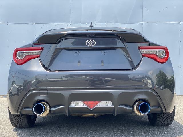 ８６ Ｇ　１年保証付　後期型　６速Ｍ／Ｔ　ＣＵＳＣＯ車高調　柿本マフラー　３連メーター　テールスポイラー　ディスプレイオーディオ　Ｂｌｕｅｔｏｏｔｈ　ＬＥＤヘッドライト　ＮＡＲＤＩステアリング（8枚目）