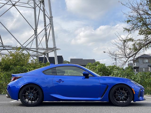 ＢＲＺ 　ＨＫＳ車高調　Ｇ－ＳＰＥＥＤ１８インチＡＷ　ｃａｒｒｏｚｚｅｒｉａディスプレイオーディオ　バックカメラ　Ｂｌｕｅｔｏｏｔｈ　前後ドライブレコーダー　スマートキー　シートヒーター　１年保証付　禁煙車（6枚目）