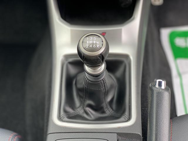インプレッサ ＷＲＸ　ＳＴｉ　１年保障付　ノーマル車　６ＭＴ　カロッツェリアナビ　ＥＴＣ　スマートキー　プッシュスタート　ＡＰＥＸＩブースト計　ハーフレザーシート　パワーシート　ＨＩＤヘッドライト　純正大型リアスポイラー（16枚目）
