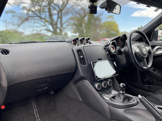 フェアレディZ バージョンS 1年保証付 記録簿付 NISMOエアロ HKS車高調 VOLKRACING19インチAW リヤウィング Bluetooth 3連メーター スマートキー キセノンライト ドラレコ 禁煙車(13枚目)