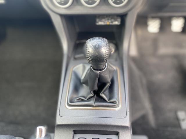 ランサー ＧＳＲエボリューションＸ　１年保証付　修復歴無し　ワンオーナー　禁煙車　走行距離６０，５００ｋｍ　５ＭＴ　ＨＫＳ車高調　ＲＥＣＡＲＯシート　大型リヤスポイラー　ナビＴＶ　革巻きステアリング　純正１８ＡＷ　キーレス　ＨＩＤライト（16枚目）