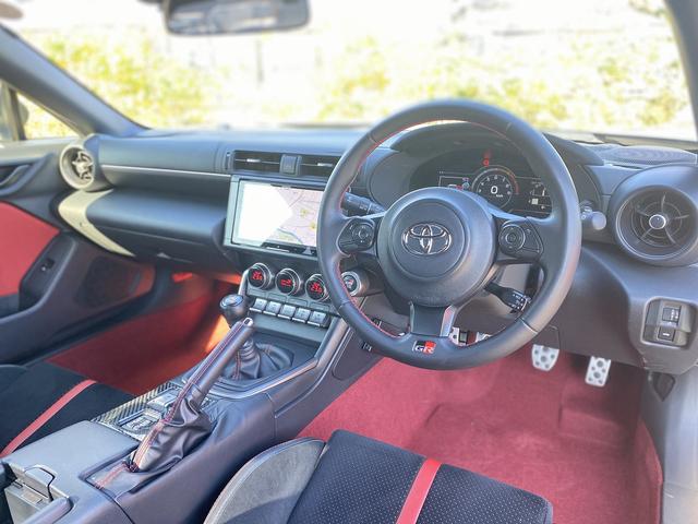 ＧＲ８６ ＲＺ　１年保証付　走行距離２７３５０ｋｍ　記録簿付　ワンオーナー　禁煙車　カロッツェリア９型ナビＴＶ　Ｂｌｕｅｔｏｏｔｈ　ＵＳＢ　ドラレコ　ＥＴＣ　ＬＥＤヘッドライト　スマートキー　シートヒーター（11枚目）